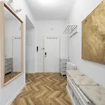 Apartament Stylish 2br Family Near Hockey Stadium