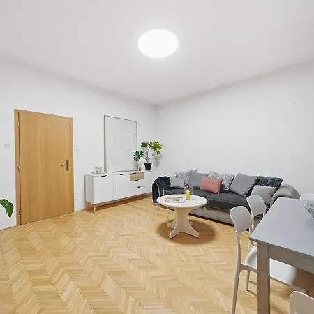 Lejlighed Stylish 2br Family Near Hockey Stadium Bratislava
