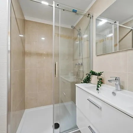 Lejlighed Stylish 2br Family Near Hockey Stadium